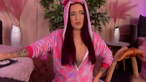 crystallred online show from February 11, 6:17 am