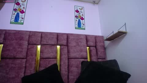 ASHLEY online show from January 6, 7:40 pm