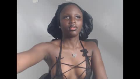 sophie online show from December 4, 2:38 pm