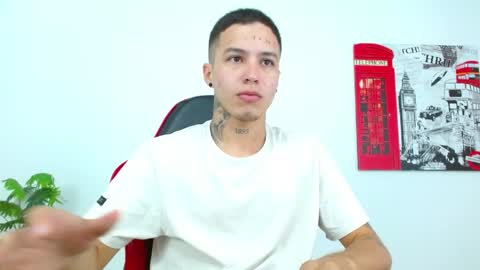 cumandres online show from May 12, 4:05 pm