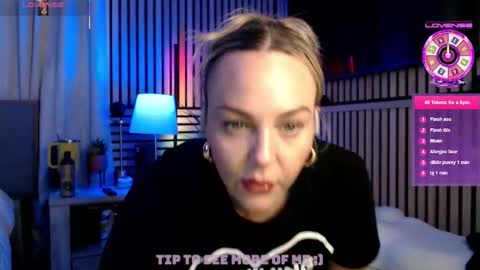 cumguzzlingskank online show from April 8, 2:42 pm