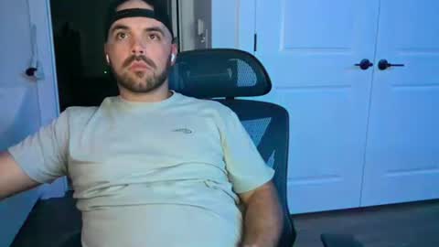 Snapshot of cummmg23 chatting on September 27, 7:39 am cummmg23 online show from September 27, 7:39 am