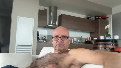 Love to please a woman for hours - Please PM online show from April 29, 6:46 pm