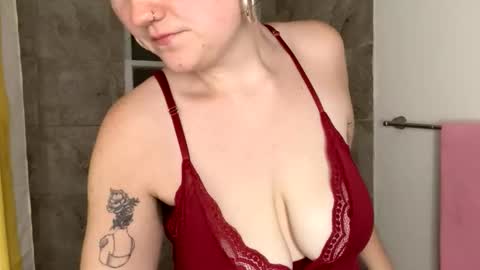 curliegirlee online show from February 20, 6:19 am