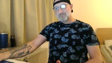 Curman85 online show from April 15, 10:21 pm