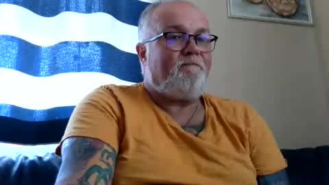 curtus14 online show from July 25, 1:31 pm
