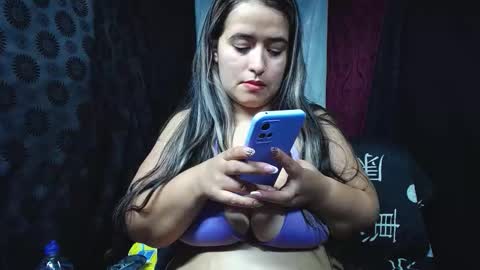 Snapshot of curvy_emma0 chatting on October 10, 6:14 pm Emma online show from October 10, 6:14 pm