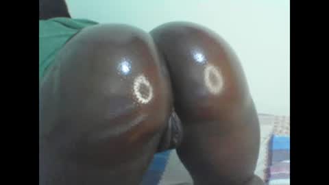 curvynubian online show from November 6, 6:55 pm