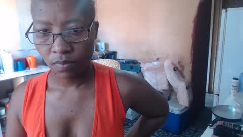 curvypear76x online show from December 4, 7:11 am