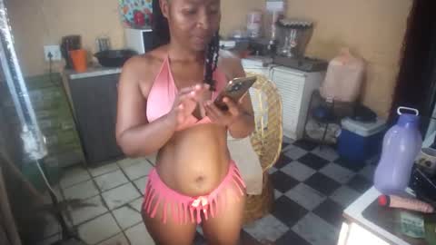 curvypear76x online show from October 3, 11:18 am