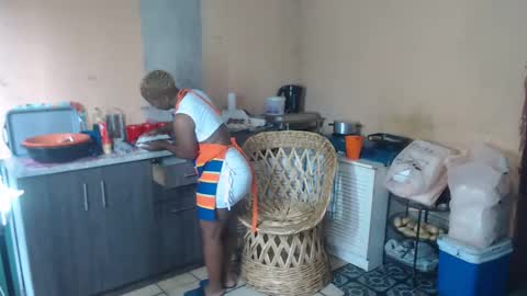 curvypear76x online show from January 3, 8:32 am