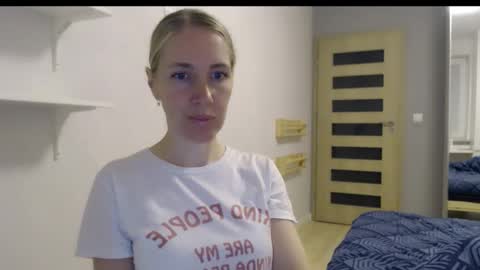 cute_lion_ online show from October 10, 6:36 pm