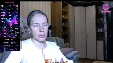 cute_lion_ online show from November 9, 7:38 pm