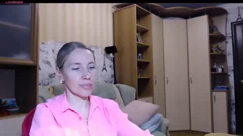 cute_lion_ online show from December 5, 6:27 pm