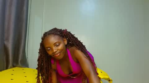 cute_lorna online show from April 15, 11:35 am