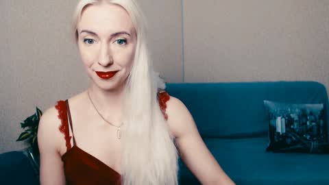 Snapshot of cute_smile_shy chatting on February 6, 7:07 pm cute_smile_shy online show from February 6, 7:07 pm