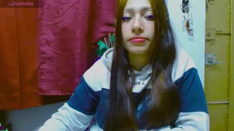 Snapshot of cute_zoe1 chatting on March 3, 11:35 pm cute_zoe1 online show from March 3, 11:35 pm