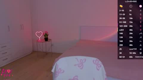 Ariel online show from October 3, 6:49 pm