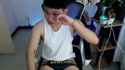 cuteasianlee online show from December 13, 8:15 pm