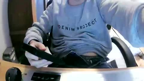 Cuteboy090 online show from April 18, 10:17 am