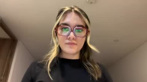 CuteBunny 21 online show from June 18, 12:38 am