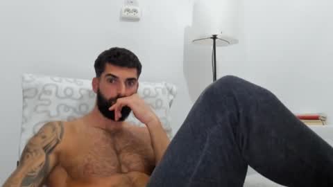 cuteeboy online show from October 31, 6:52 pm