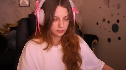 Foxy online show from June 16, 1:48 pm