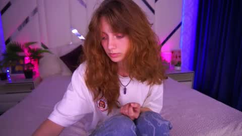 Snapshot of cuteefoxy chatting on October 23, 1:56 pm Foxy online show from October 23, 1:56 pm