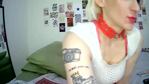 Bella online show from December 22, 5:47 am