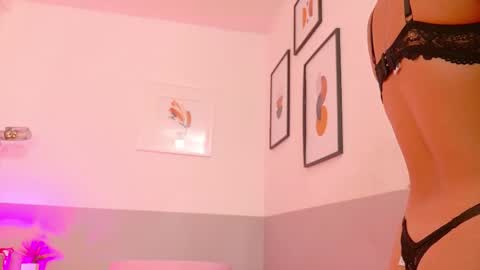 cutepetitee online show from November 7, 8:11 pm