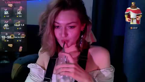 Snapshot of cutepie33 chatting on September 26, 2:58 pm cutepie33 online show from September 26, 2:58 pm