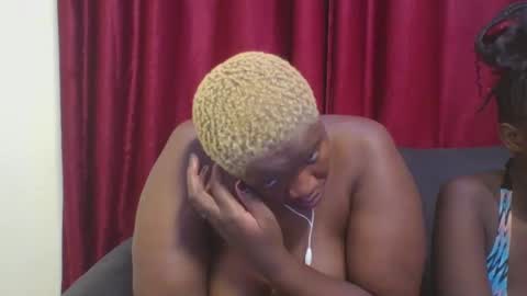 Snapshot of cutey_mellanin chatting on March 12, 1:03 am cutey_mellanin online show from March 12, 1:03 am