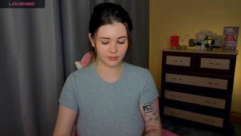 mili online show from April 14, 5:49 pm