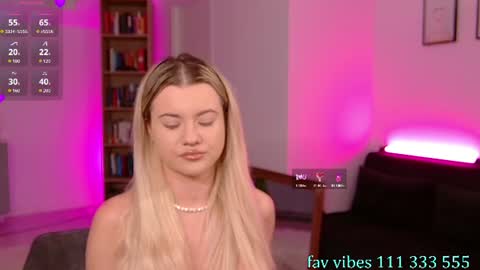 cutiepie69__ online show from August 3, 7:20 pm