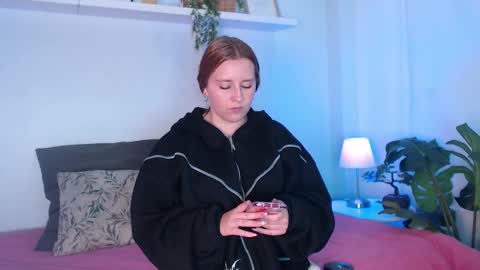 Laura online show from February 2, 11:39 am