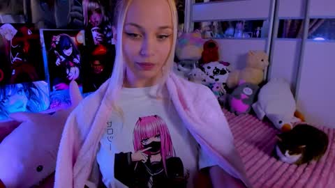 Nora online show from September 27, 8:28 pm