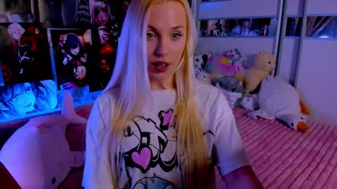 Nora online show from March 19, 9:20 pm