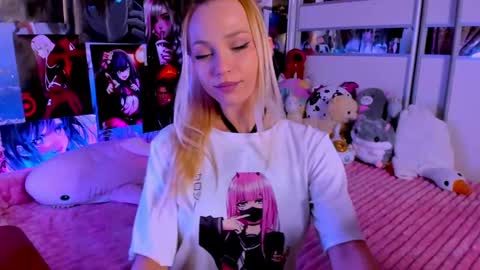 Nora online show from February 15, 9:26 pm