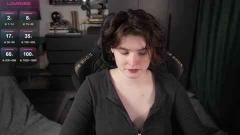 Helen Blossom online show from June 1, 8:10 pm
