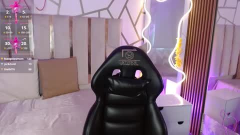 cyrus_tay online show from February 11, 12:20 pm