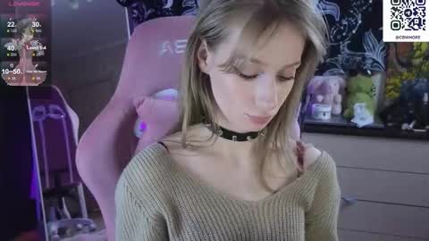 cyyberwhore online show from March 4, 7:22 pm