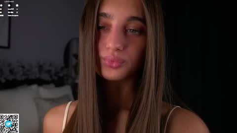 Isabella online show from December 18, 1:12 am