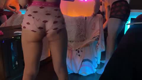 d3luluxx online show from December 5, 10:57 am