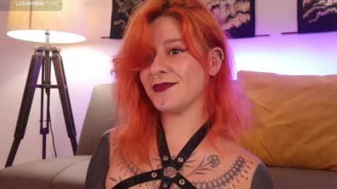 Darlene online show from September 18, 9:30 pm