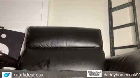 Snapshot of daddyhorsecock99 chatting on October 18, 5:11 am daddyhorsecock99 online show from October 18, 5:11 am