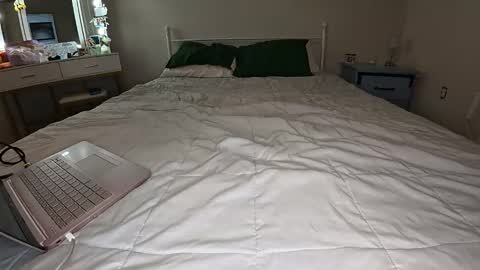 daddylongdick03 online show from April 11, 2:16 am