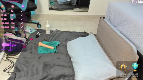 Snapshot of daddyrich4u chatting on September 12, 2:46 am daddyrich4u online show from September 12, 2:46 am