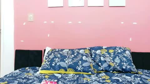 Snapshot of daddyysobsessed_ chatting on October 21, 12:54 pm Channel. online show from October 21, 12:54 pm