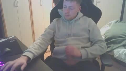 Dae5 online show from December 22, 6:47 pm