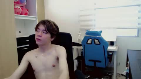 dae_lune online show from February 11, 9:51 pm